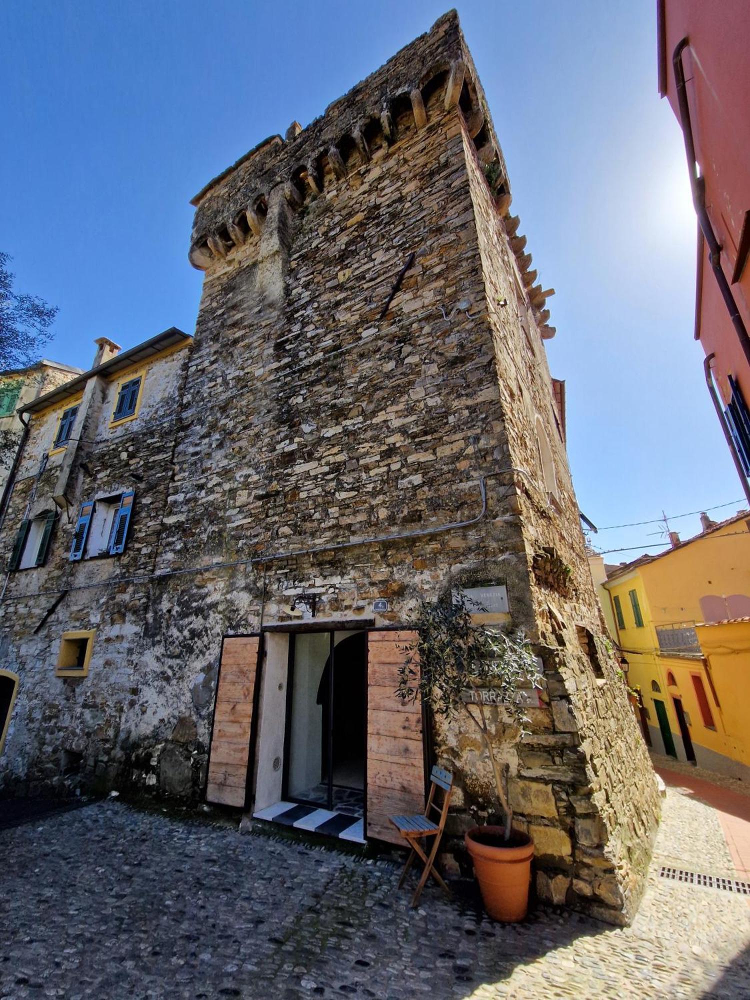 Torre Degli Svizzeri * Civezza